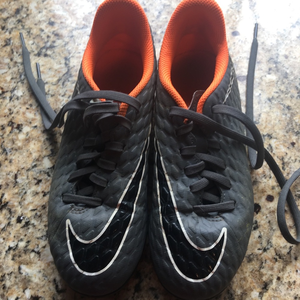 Kids Nike Soccer Cleats 2.5